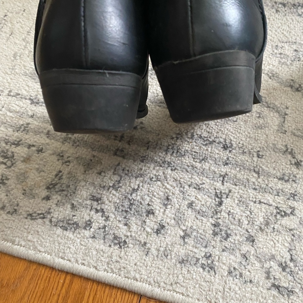 2 pair Universal Thread boots - Picture 4 of 8